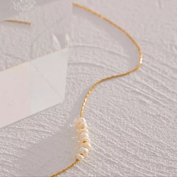 Exquisite Delicate Pearl Necklace - Picture 4 of 8